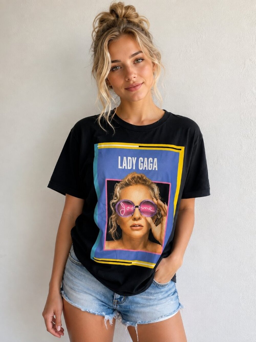 LADY GAGA   WORLD TOUR TEE -(MEDIUM)